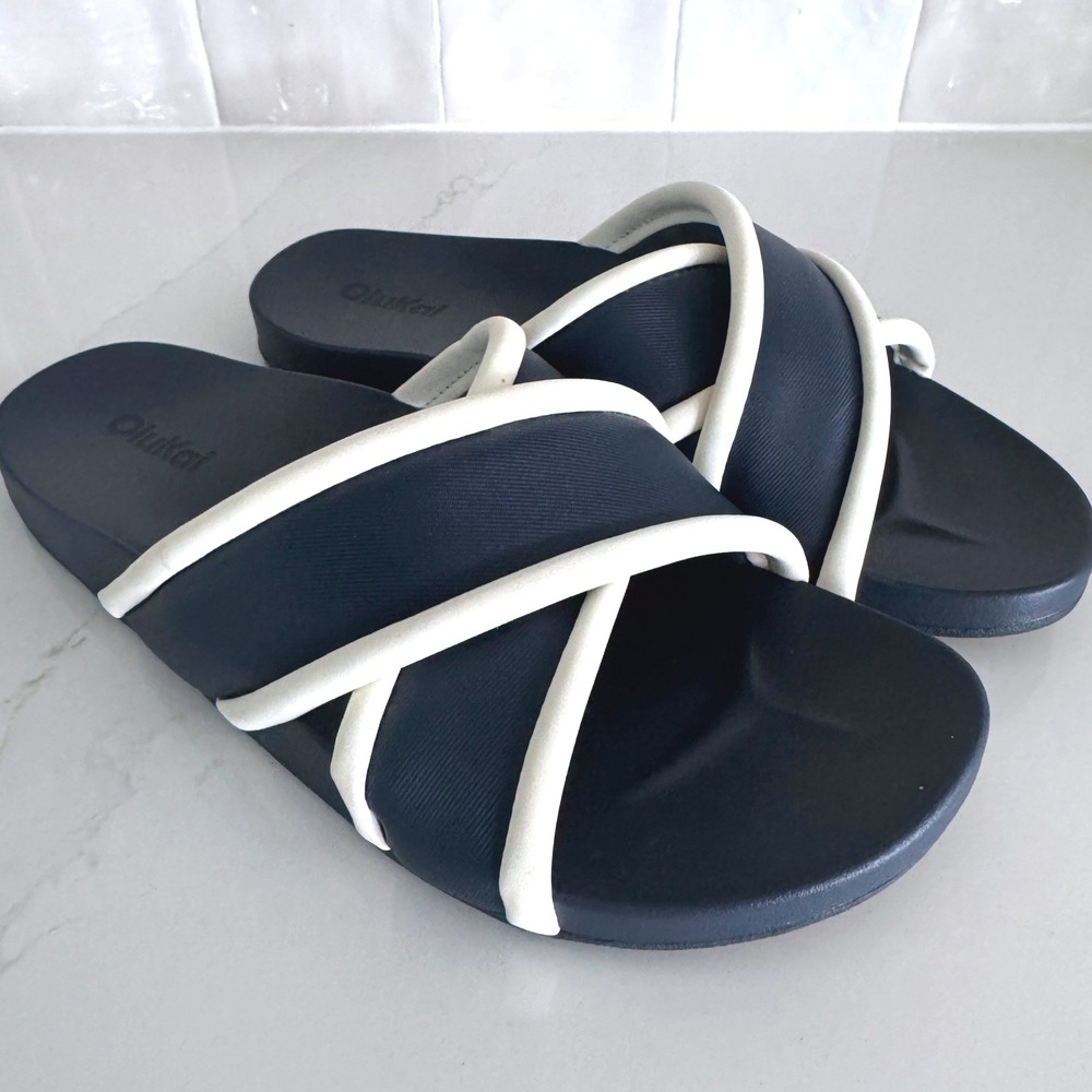 OluKai Ani Slide Sandals Womens 6 Navy White Crisscross Straps Water Resistant
